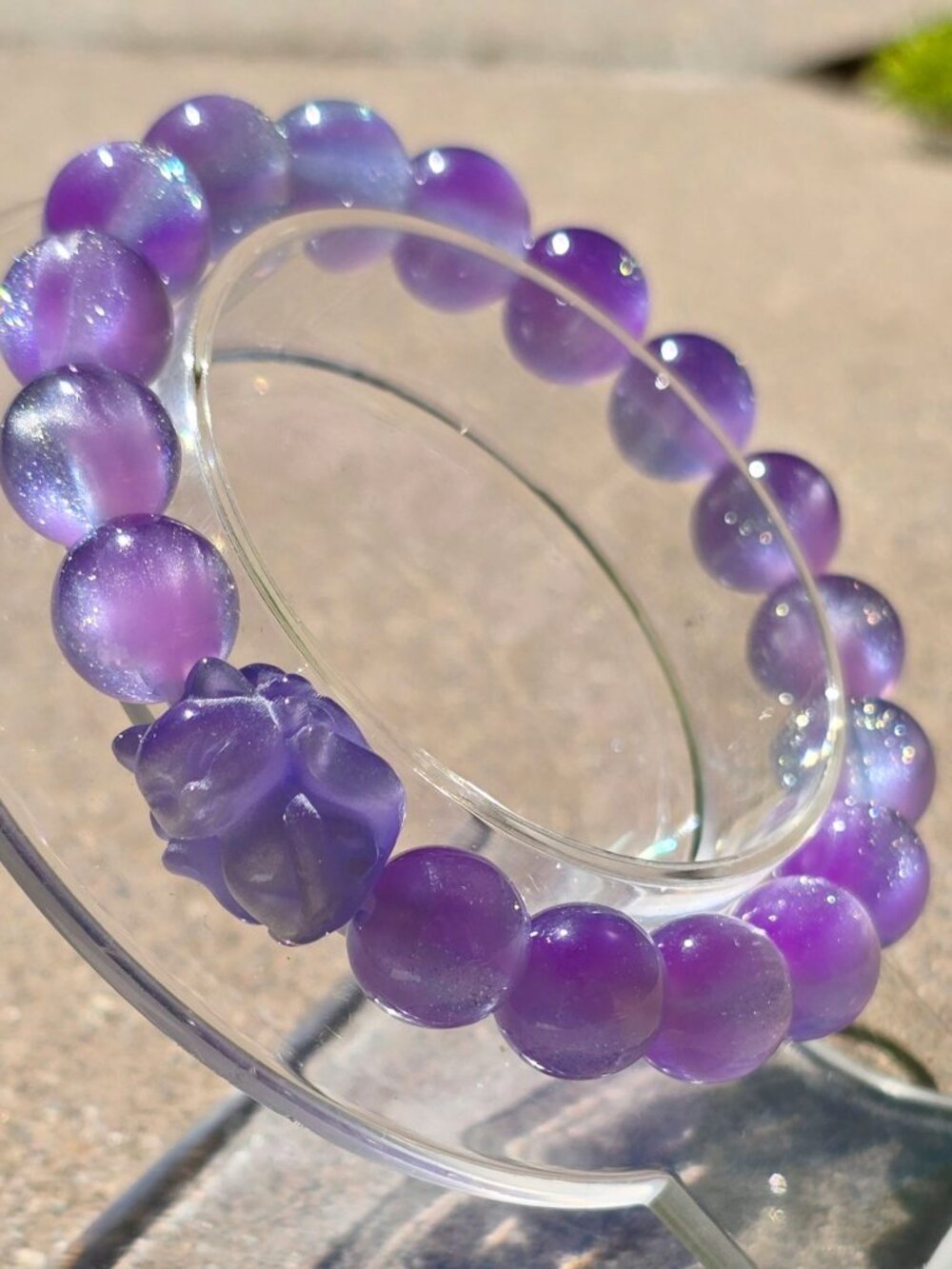 Handmade ✦ Color‑Changing UV Reactive Bracelet ✦ Blue to Purple Nine‑Tailed Fox - Picture 7 of 10